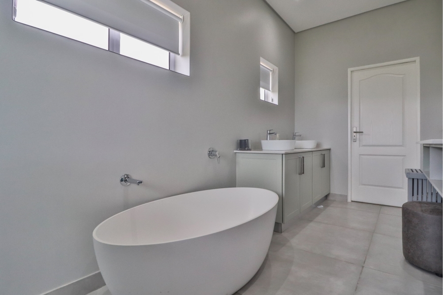 4 Bedroom Property for Sale in Moquini Coastal Estate Western Cape